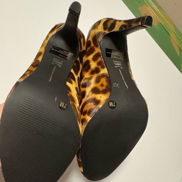 INC Leopard Print Round Toe Pumps - Picture 5 of 5